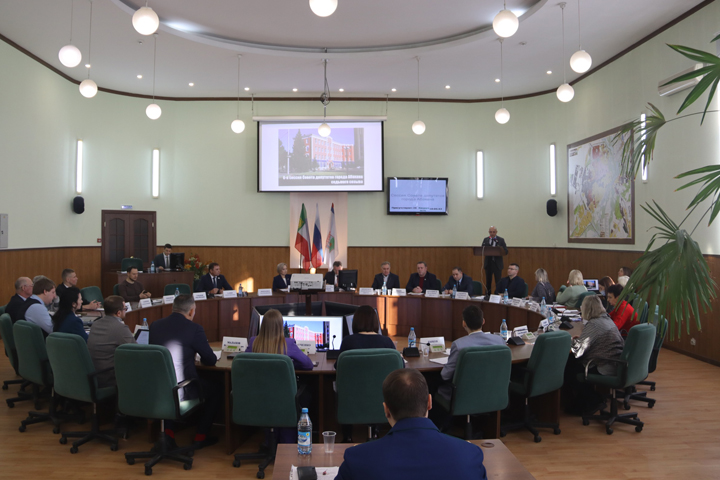 Спикер парламента Хакасии Сергей Сокол выступил на сессии Абаканского горсовета
